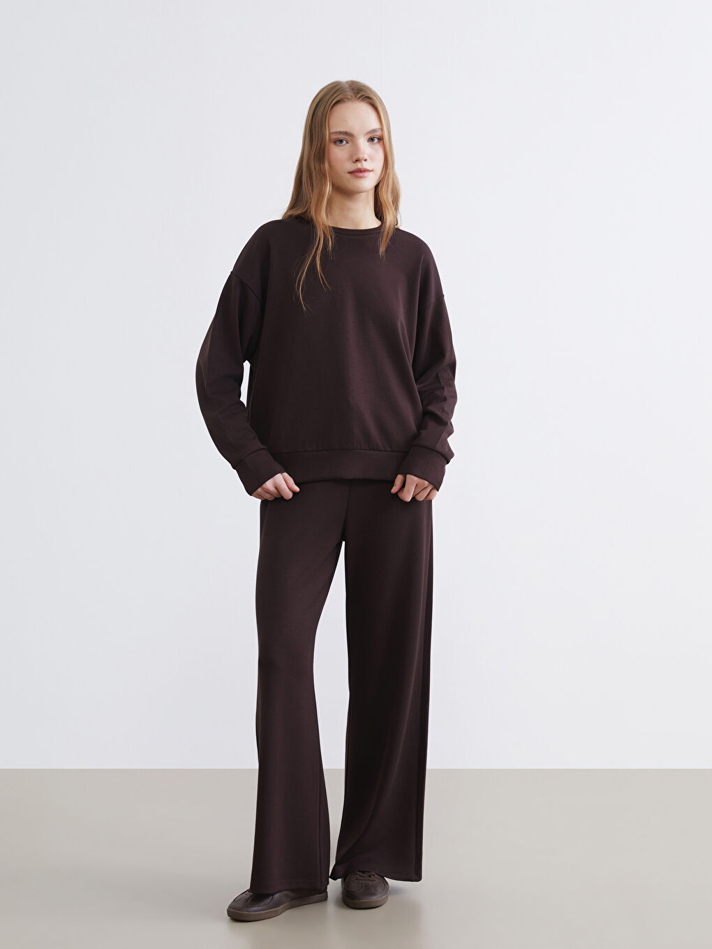 Свитшот с круглым вырезом из мягкой ткани для женщин-1