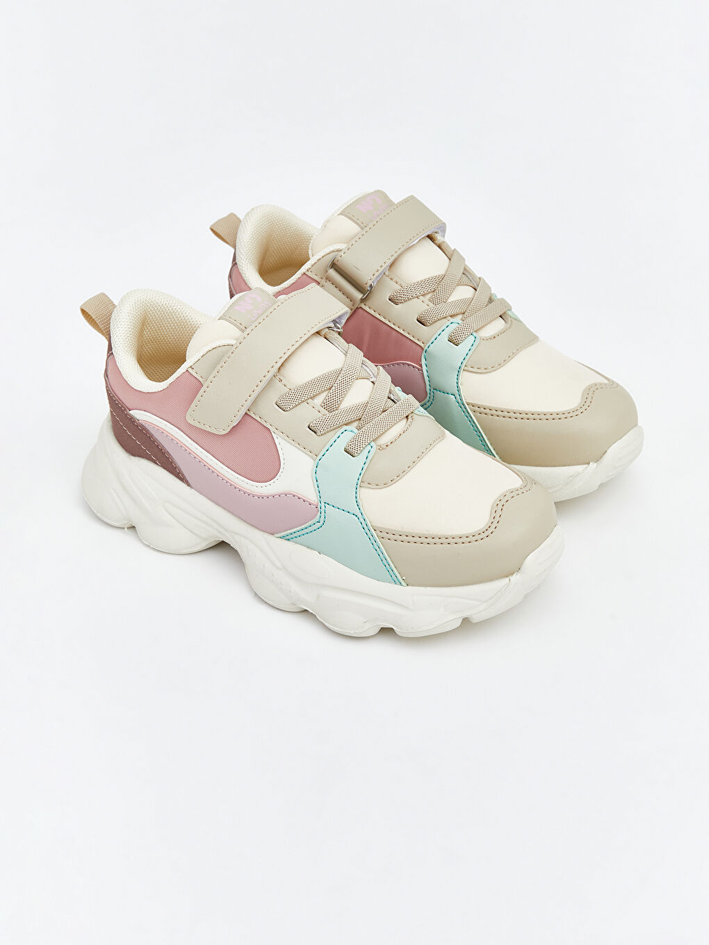 Bej Bağcık ve Cırt Cırtlı Kız Bebek Spor Ayakkabı