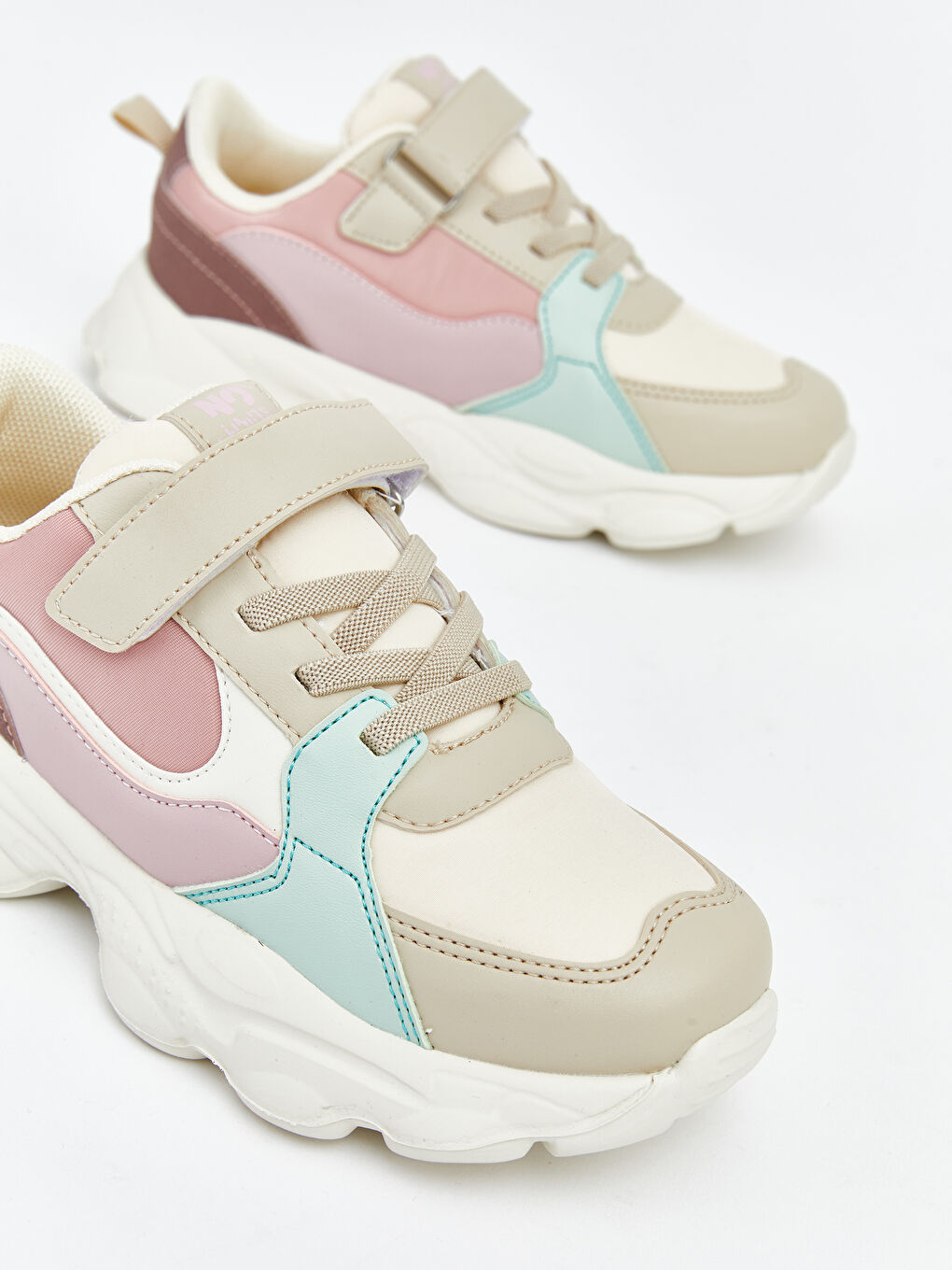 Bej Bağcık ve Cırt Cırtlı Kız Bebek Spor Ayakkabı-2