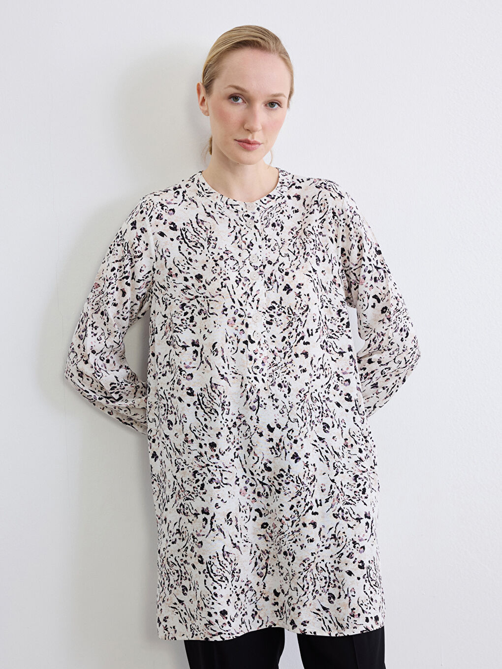 Ekru Hakim Yaka Desenli Balon Kollu Kadın Tunik