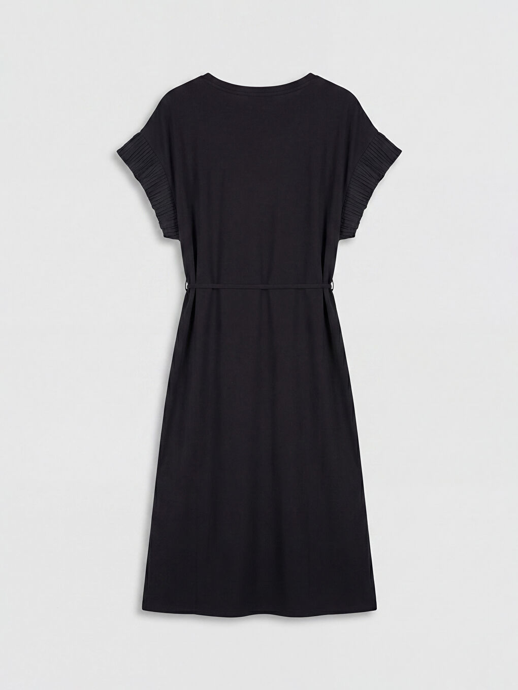 Žena CRNA haljina-1