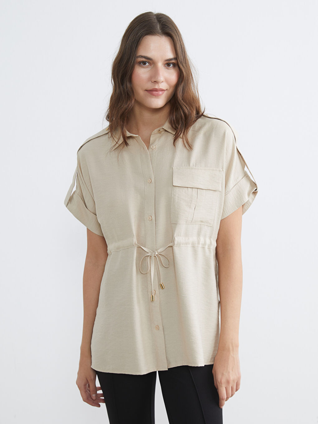 Bej Bağlama Detaylı Büzgülü Kadın Gömlek