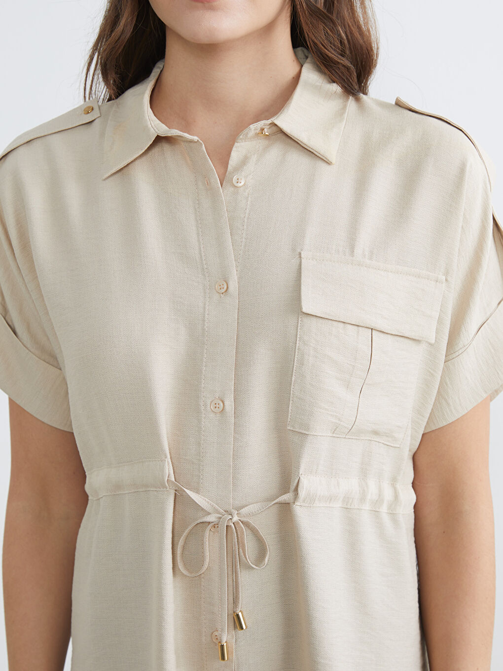 Bej Bağlama Detaylı Büzgülü Kadın Gömlek-2