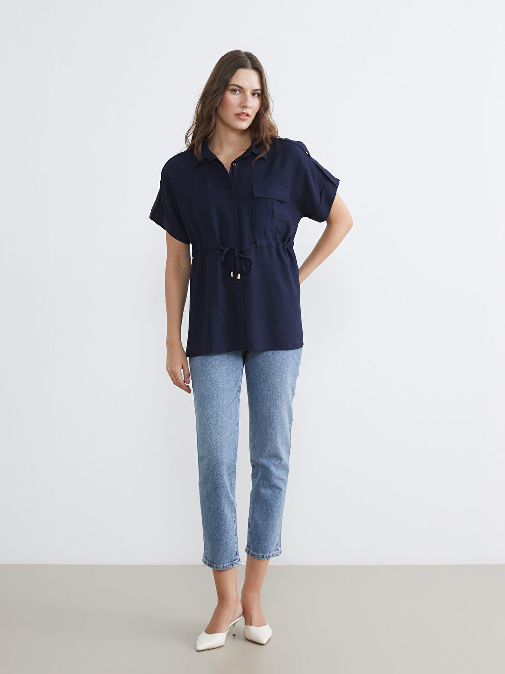 Lacivert Bağlama Detaylı Büzgülü Kadın Gömlek-1