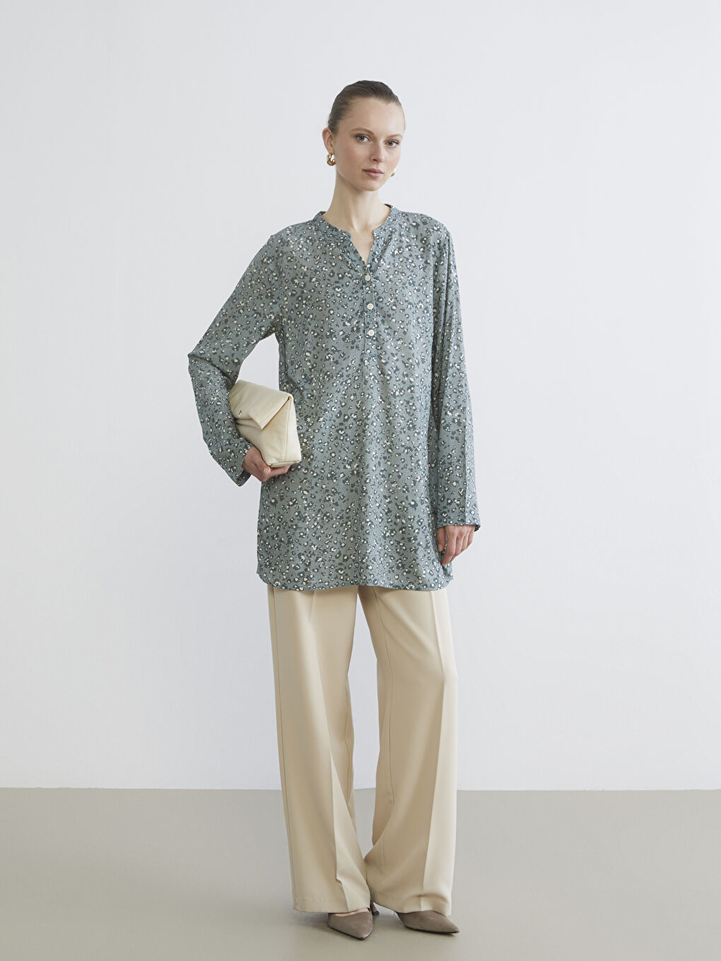 Haki Kaçık Yaka Desenli Kadın Tunik-1