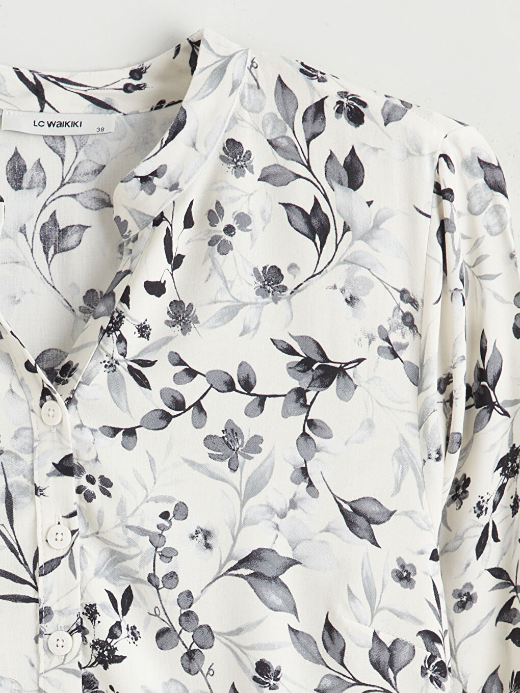 Beyaz Kaçık Yaka Desenli Kadın Tunik-5