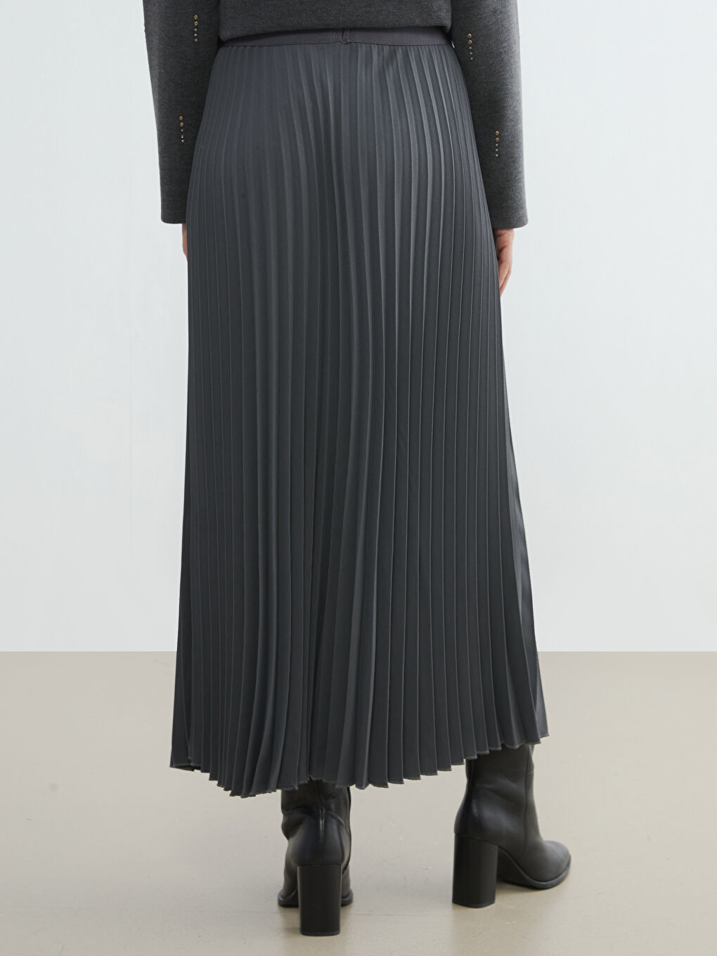 Плисирана пола с еластичен колан.-3
