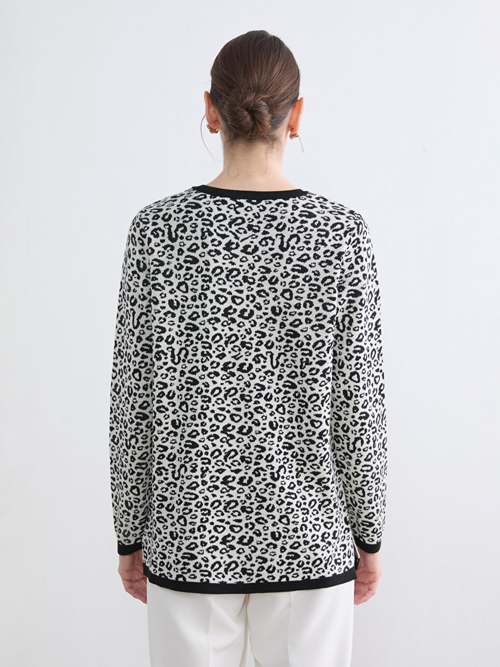 Ekru Bisiklet Yaka Leopar Desenli Kadın Triko Kazak-3