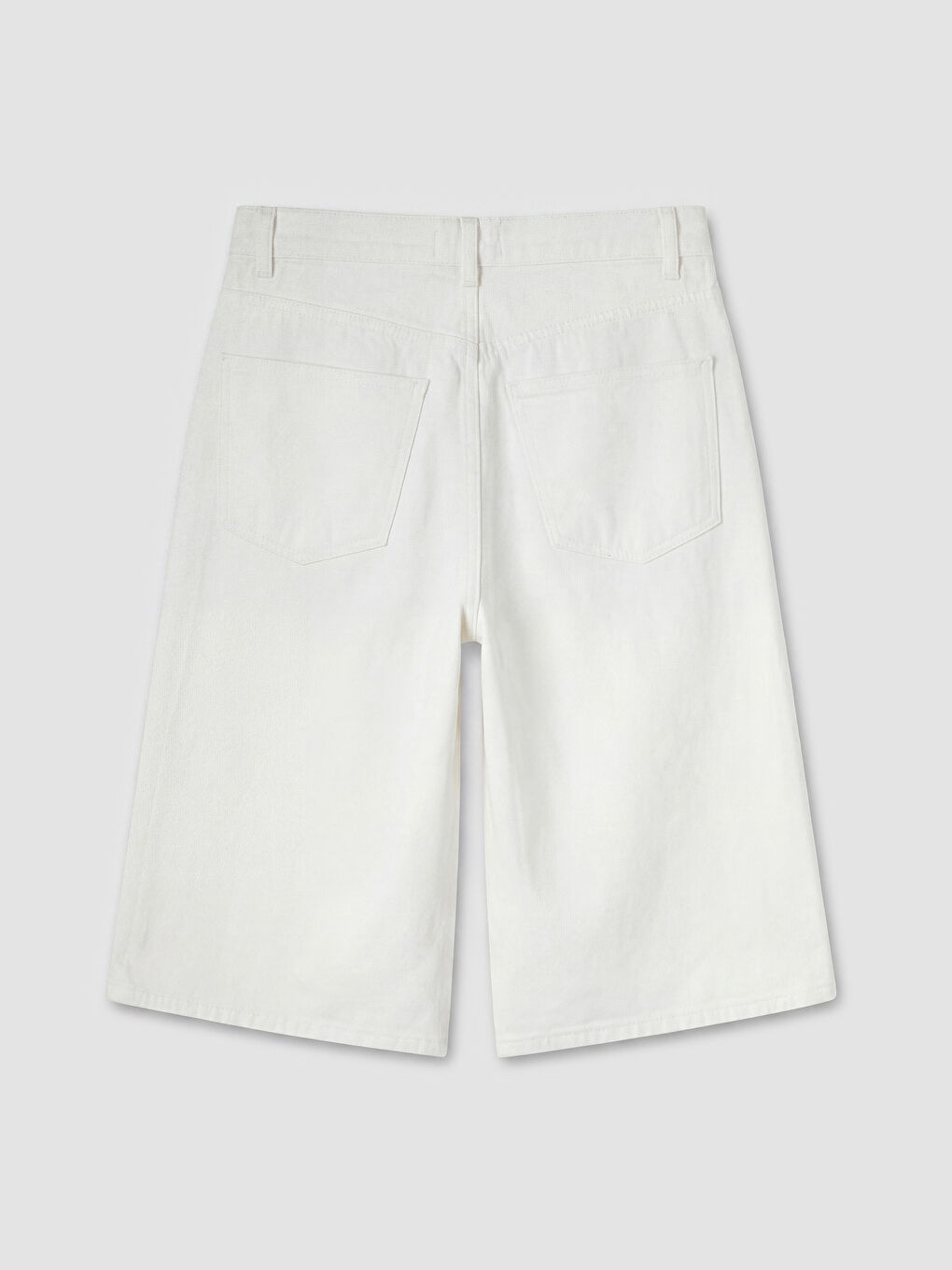 Beyaz Bermuda Fit Kadın Jean Şortolon-5