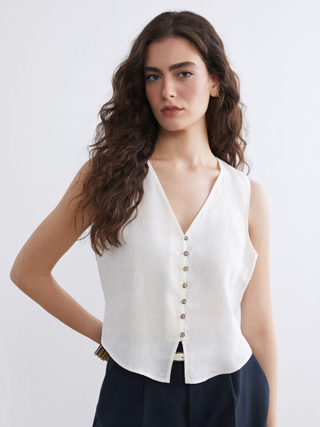 Ekru V Yaka Keten Bluz