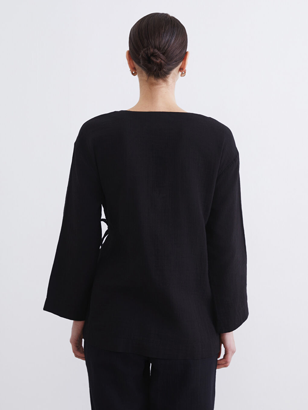 Siyah Kruvaze Yaka Kadın Müslin Kimono	-3