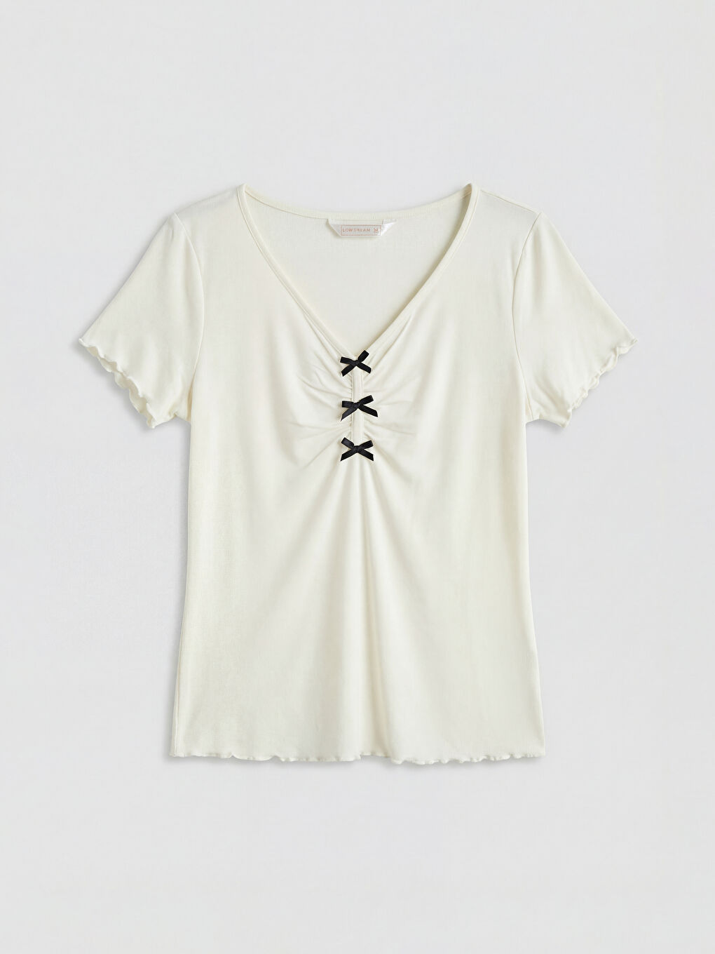 Ekru V Yaka Fiyonklu Kadın Şortlu Pijama Takımı-1