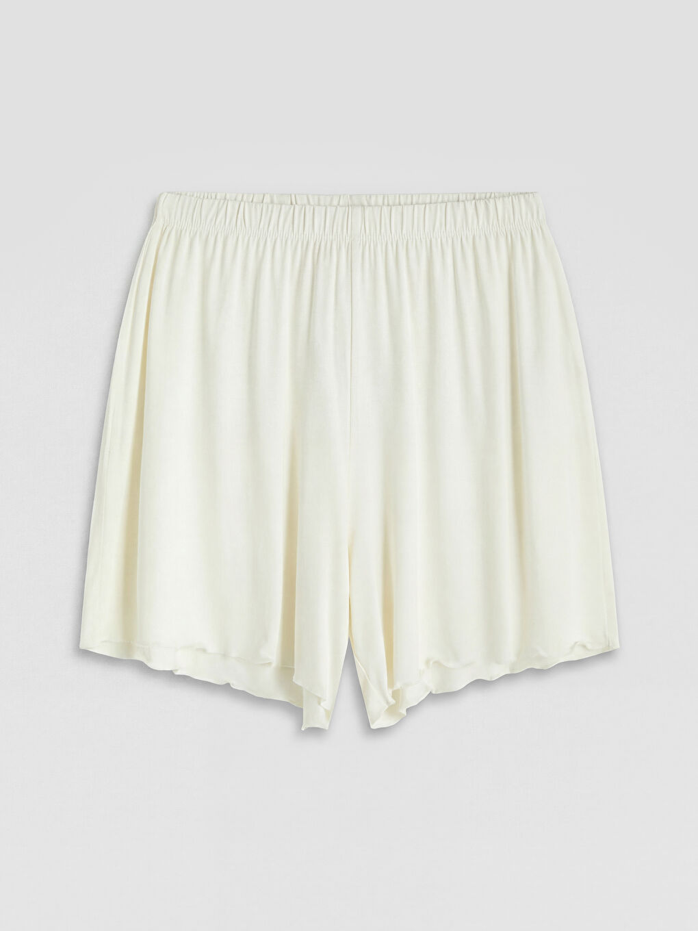 Ekru V Yaka Fiyonklu Kadın Şortlu Pijama Takımı-3