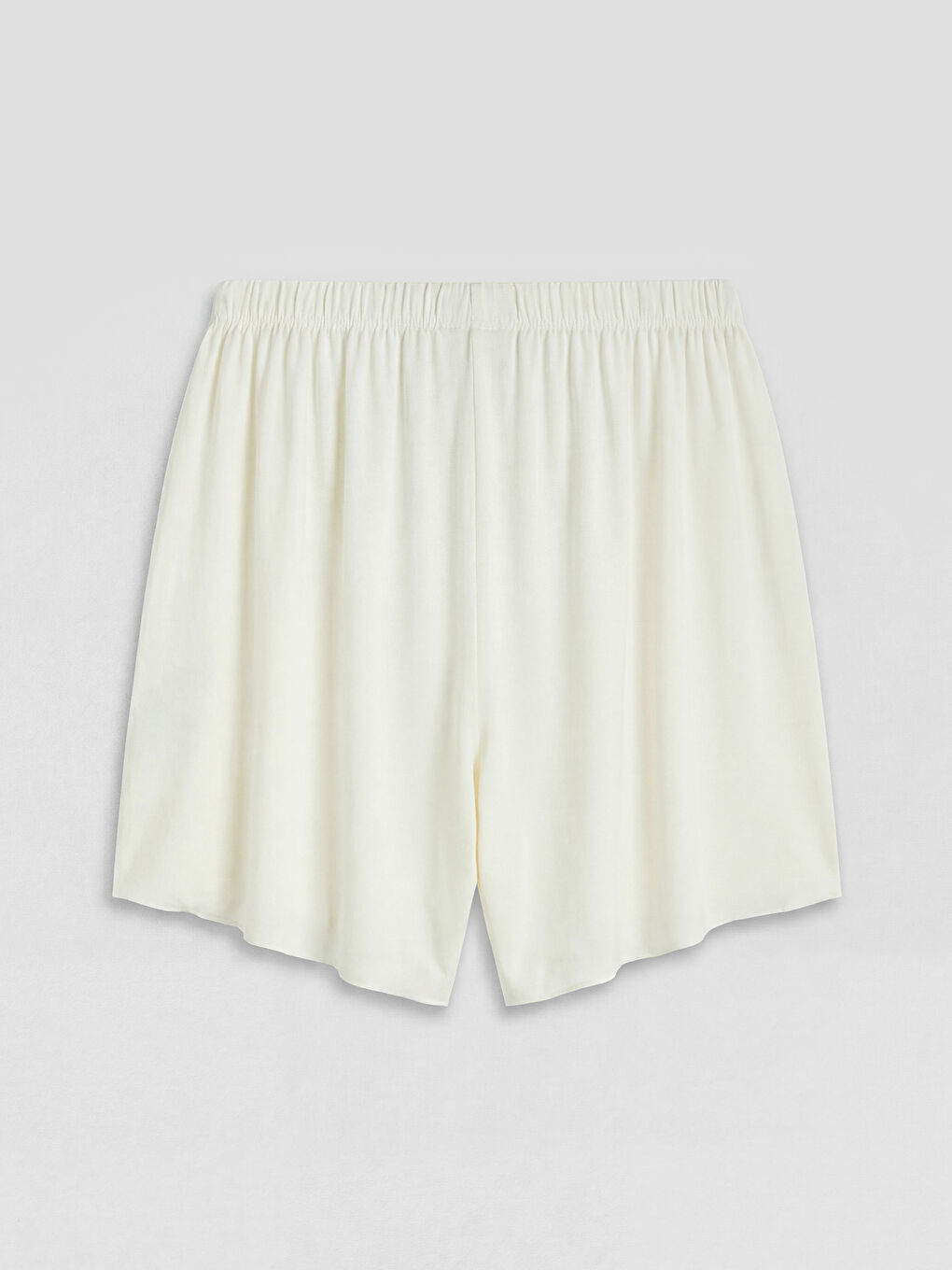 Ekru V Yaka Fiyonklu Kadın Şortlu Pijama Takımı-4