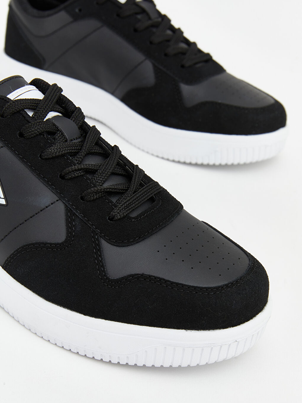 Siyah Bağcıklı Süet Görünümlü Erkek Çocuk Spor Ayakkabı-2