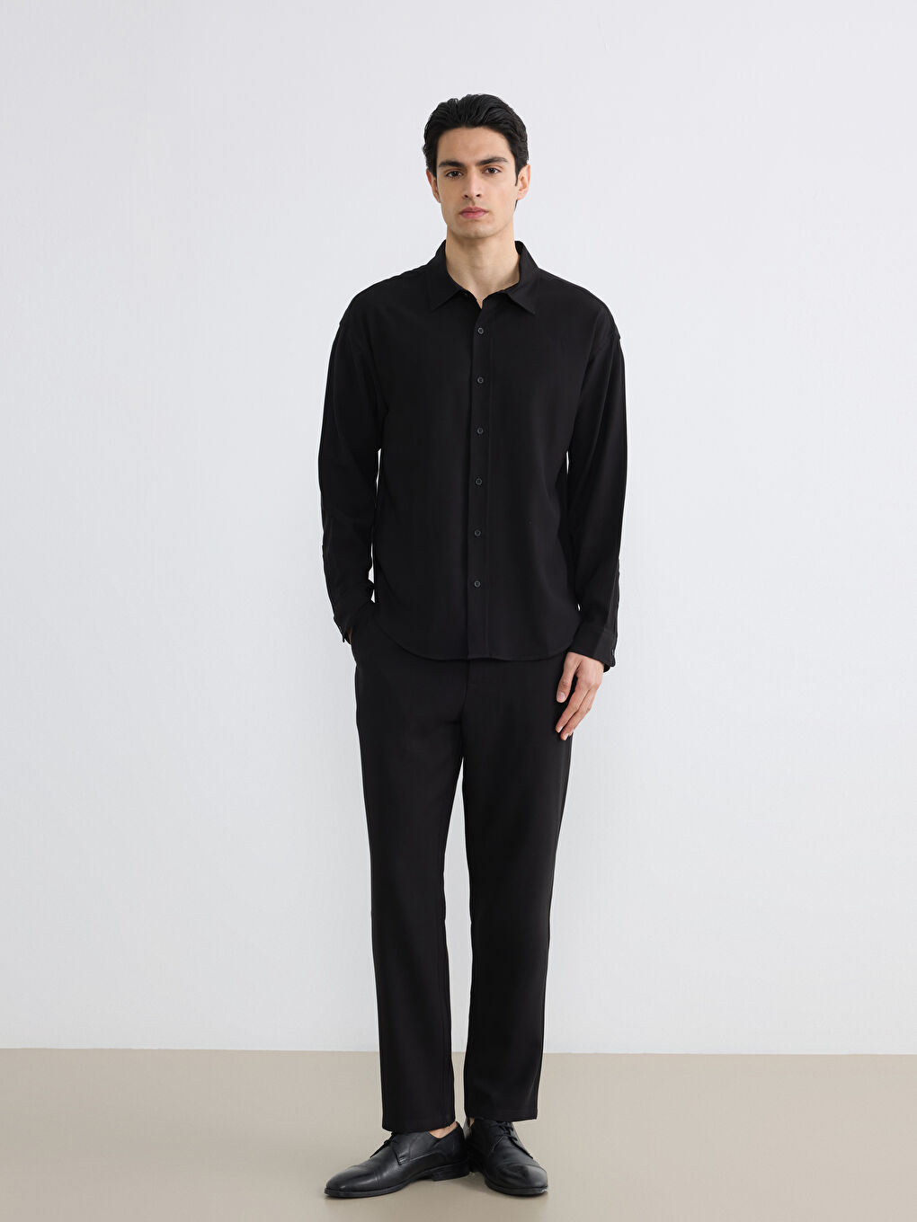 Тік пішімді добби маталы ерлер жейдесі-1