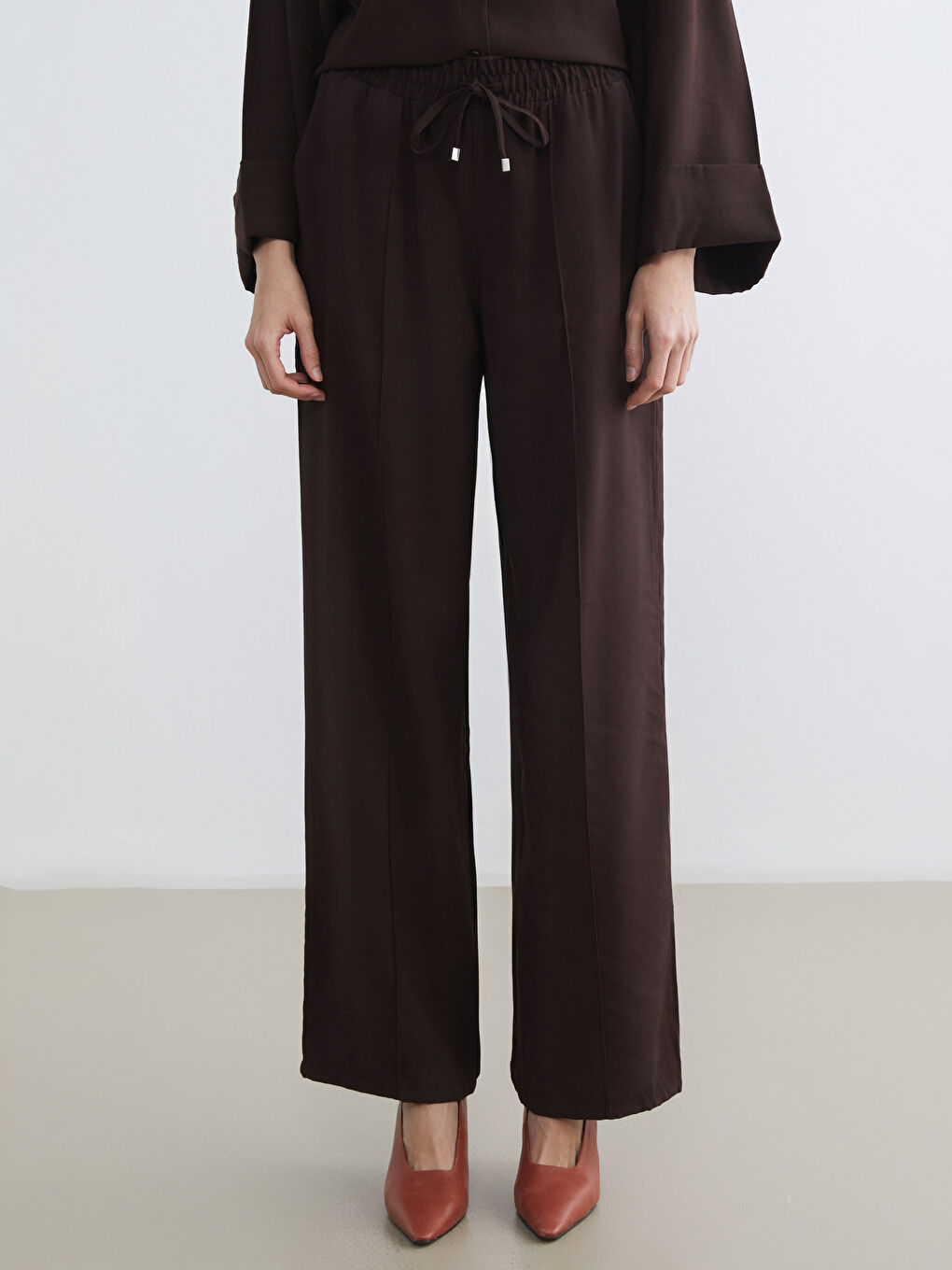 Kahverengi Beli Lastikli Geniş Paça Kadın Pantolon-1