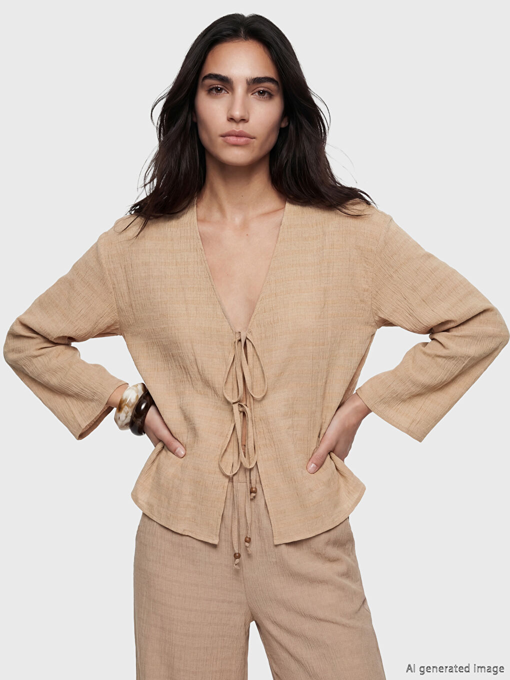 كيمونو نسائي بياقة على شكل حرف V من قماش دوبي