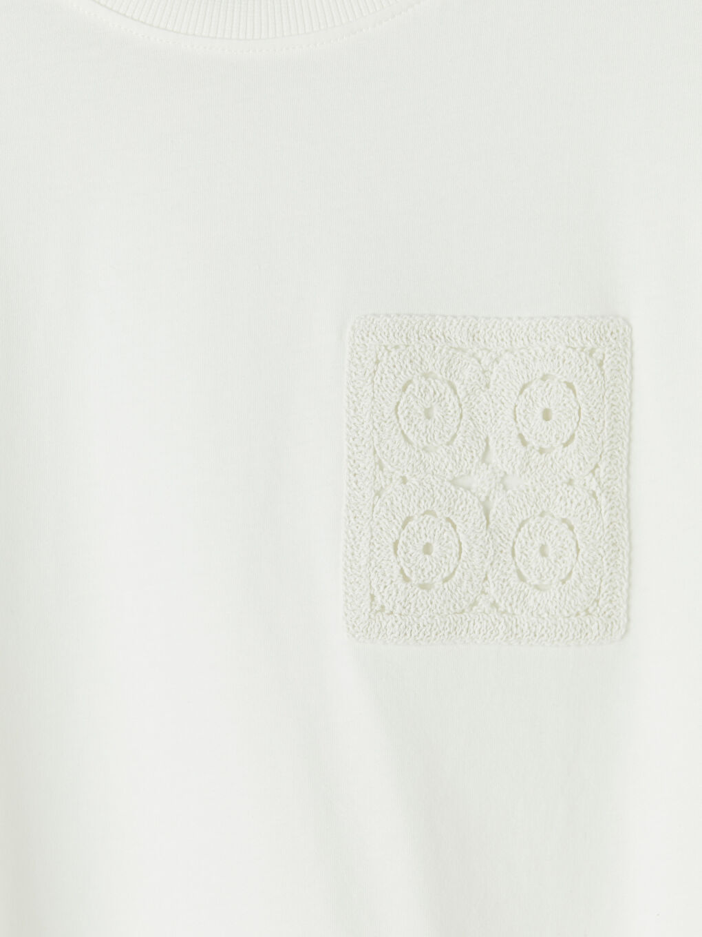 Ekru Bisiklet Yaka Nakış Detaylı Kadın Tişört-2