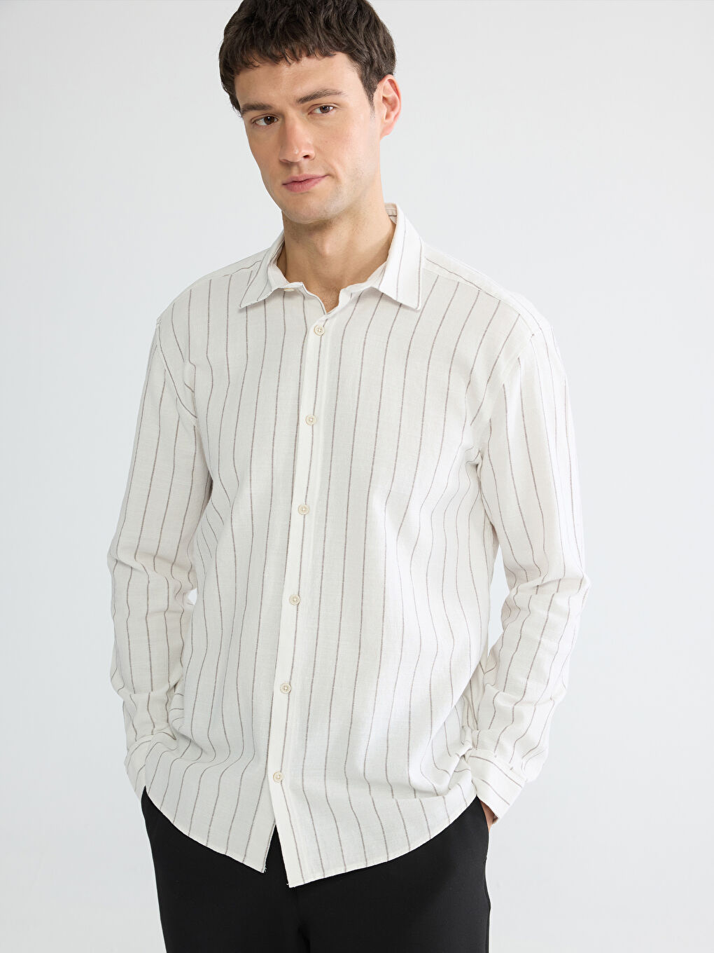 Kahverengi Regular Fit Çizgili Armürlü Erkek Gömlek