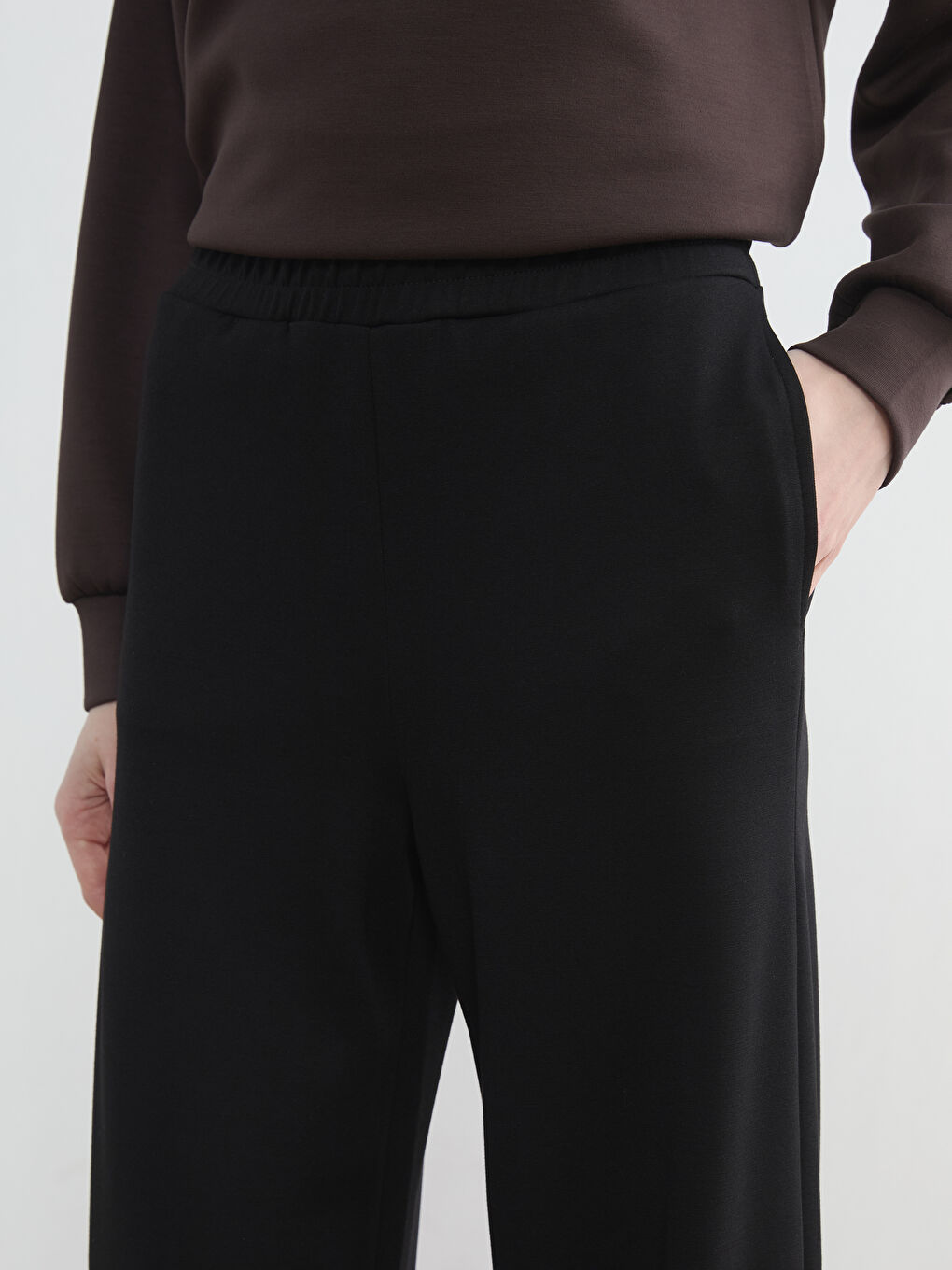 Siyah Beli Lastikli Soft Touch Kadın Eşofman Altı-3