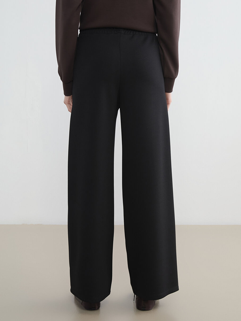 Siyah Beli Lastikli Soft Touch Kadın Eşofman Altı-4