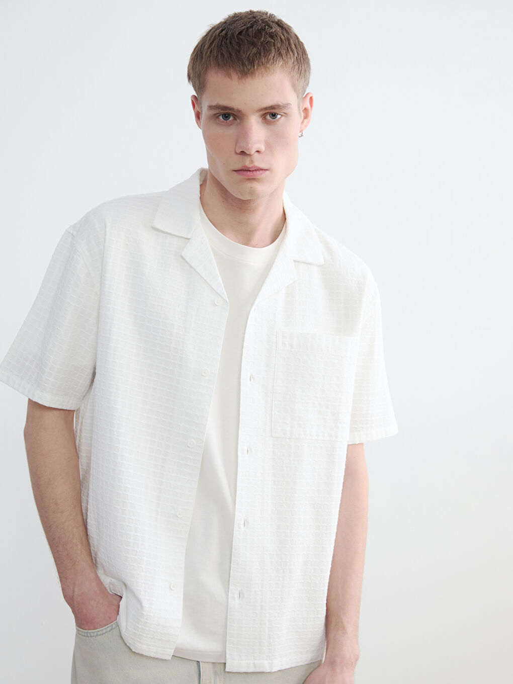 Beyaz Loose Fit Erkek Dokulu Gömlek-1