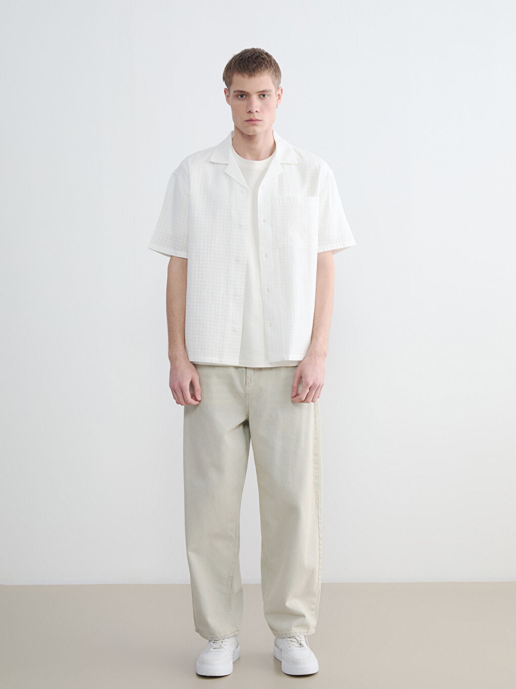 Beyaz Loose Fit Erkek Dokulu Gömlek-2