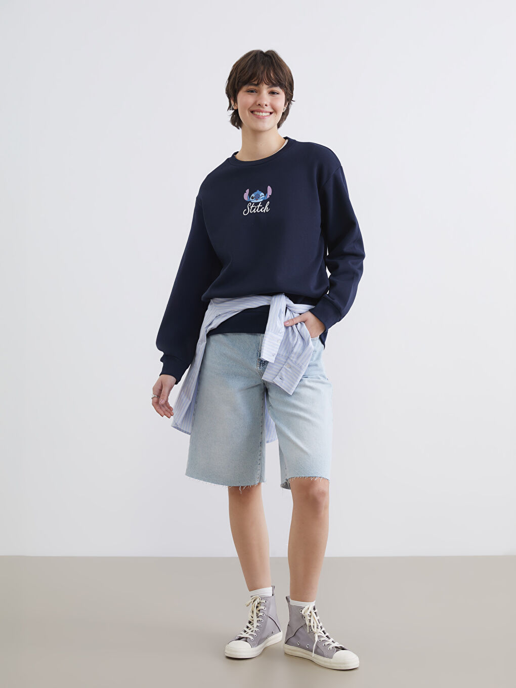 Lacivert Stitch Baskılı Oversize Kadın Kalın Sweatshirt-1