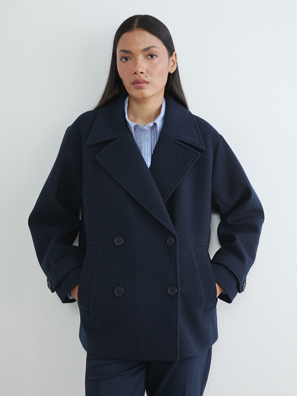 Lacivert Kruvaze Yaka Kadın Kaşe Kaban