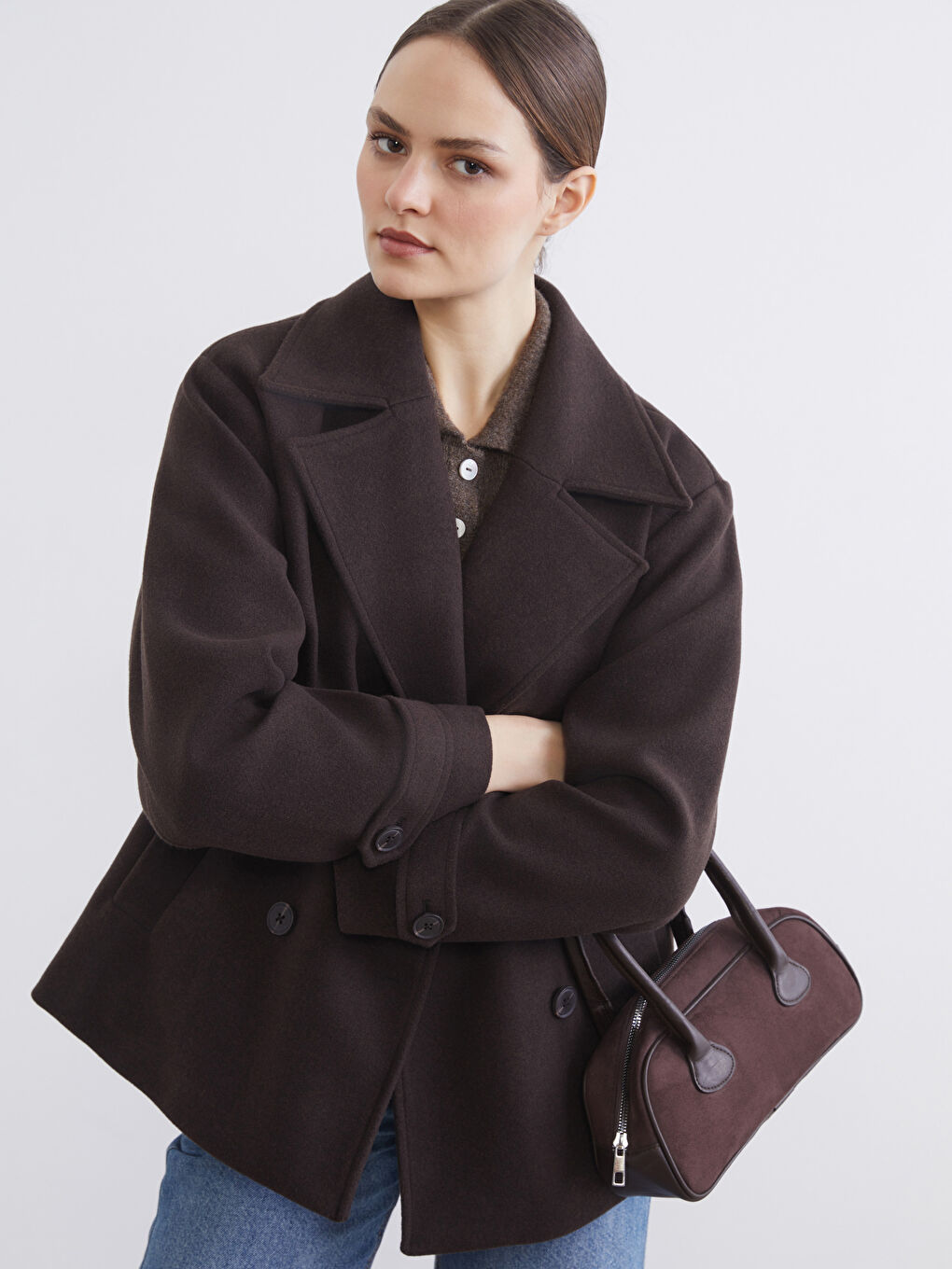 Kahverengi Kruvaze Yaka Kadın Kaşe Kaban