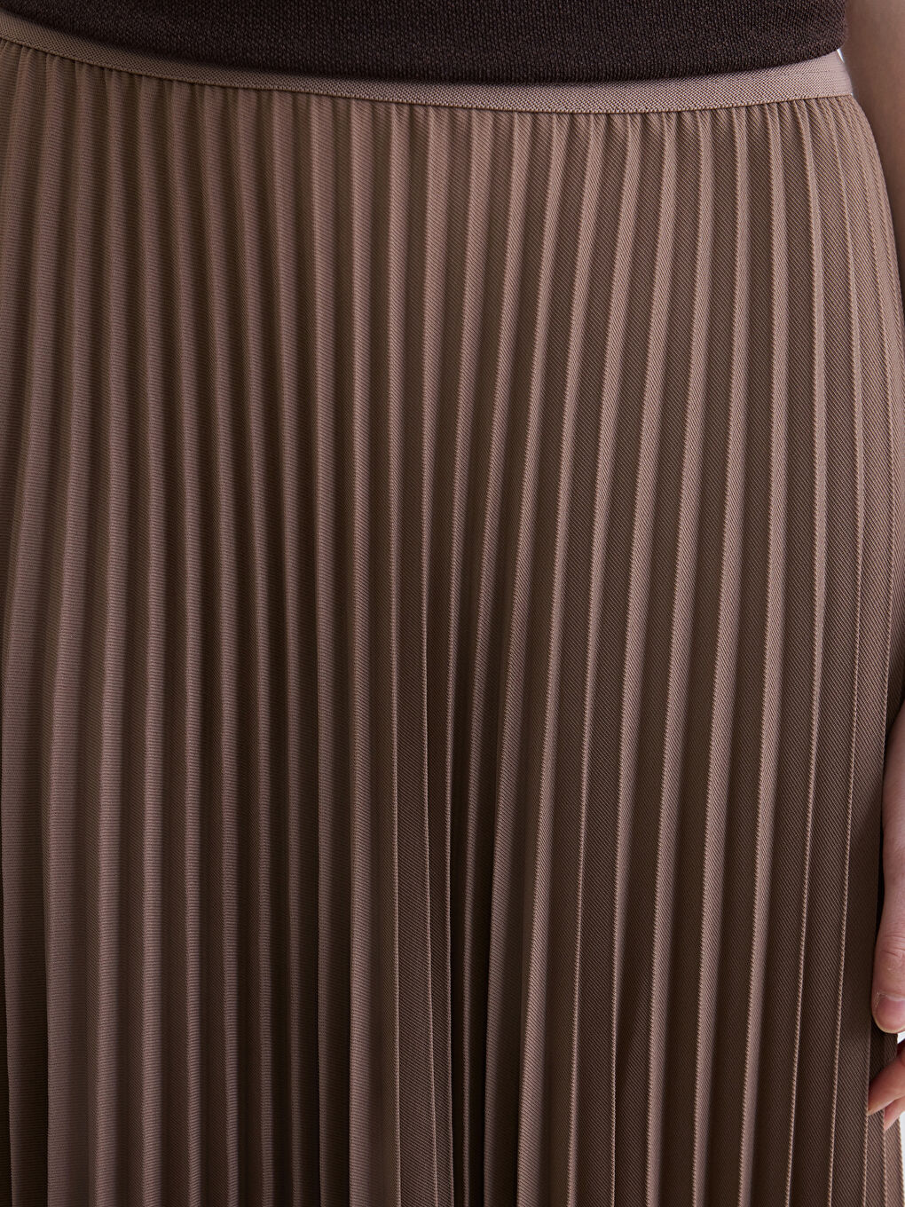 Kahverengi Beli Lastikli Pileli Etek-2