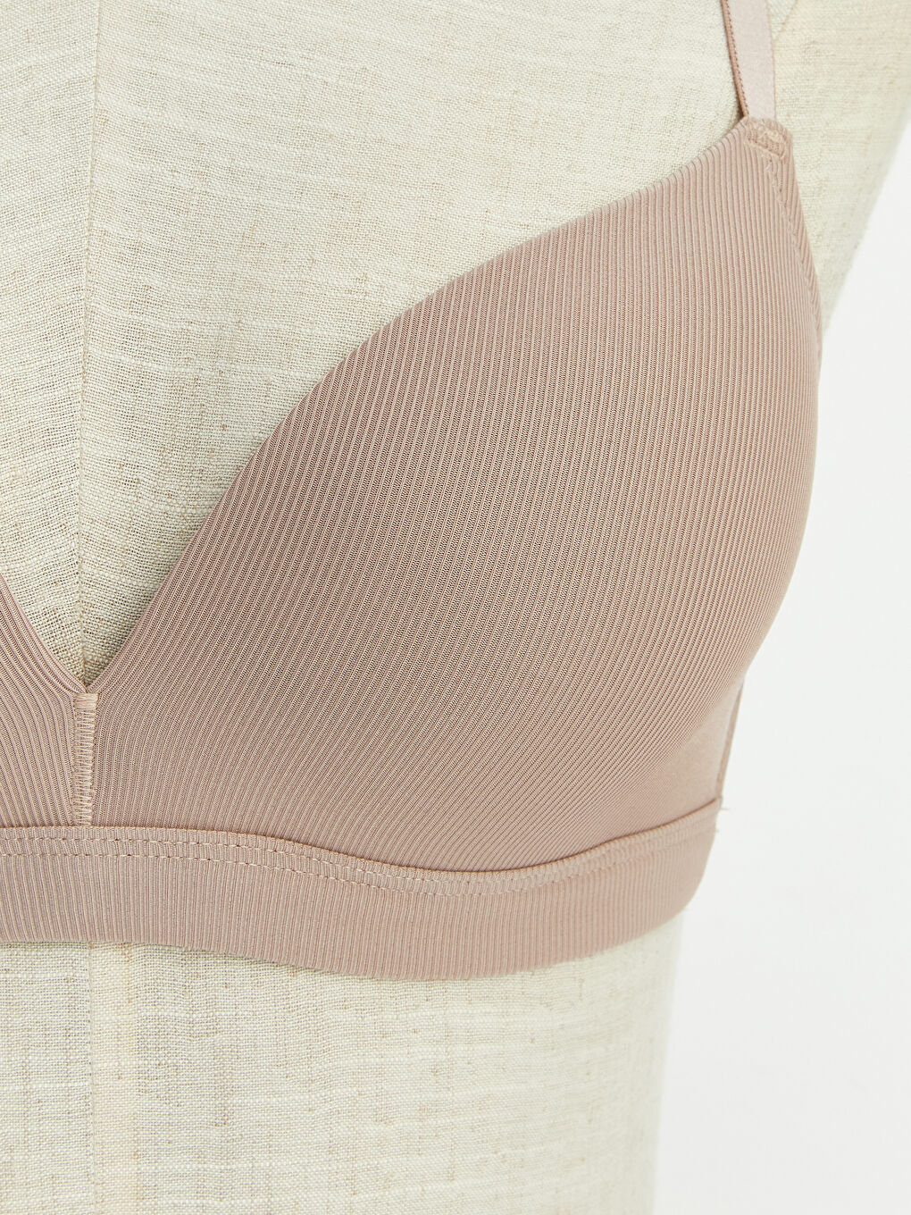 Pembe Balensiz Dolgusuz Düz Üçgen Sütyen	-2