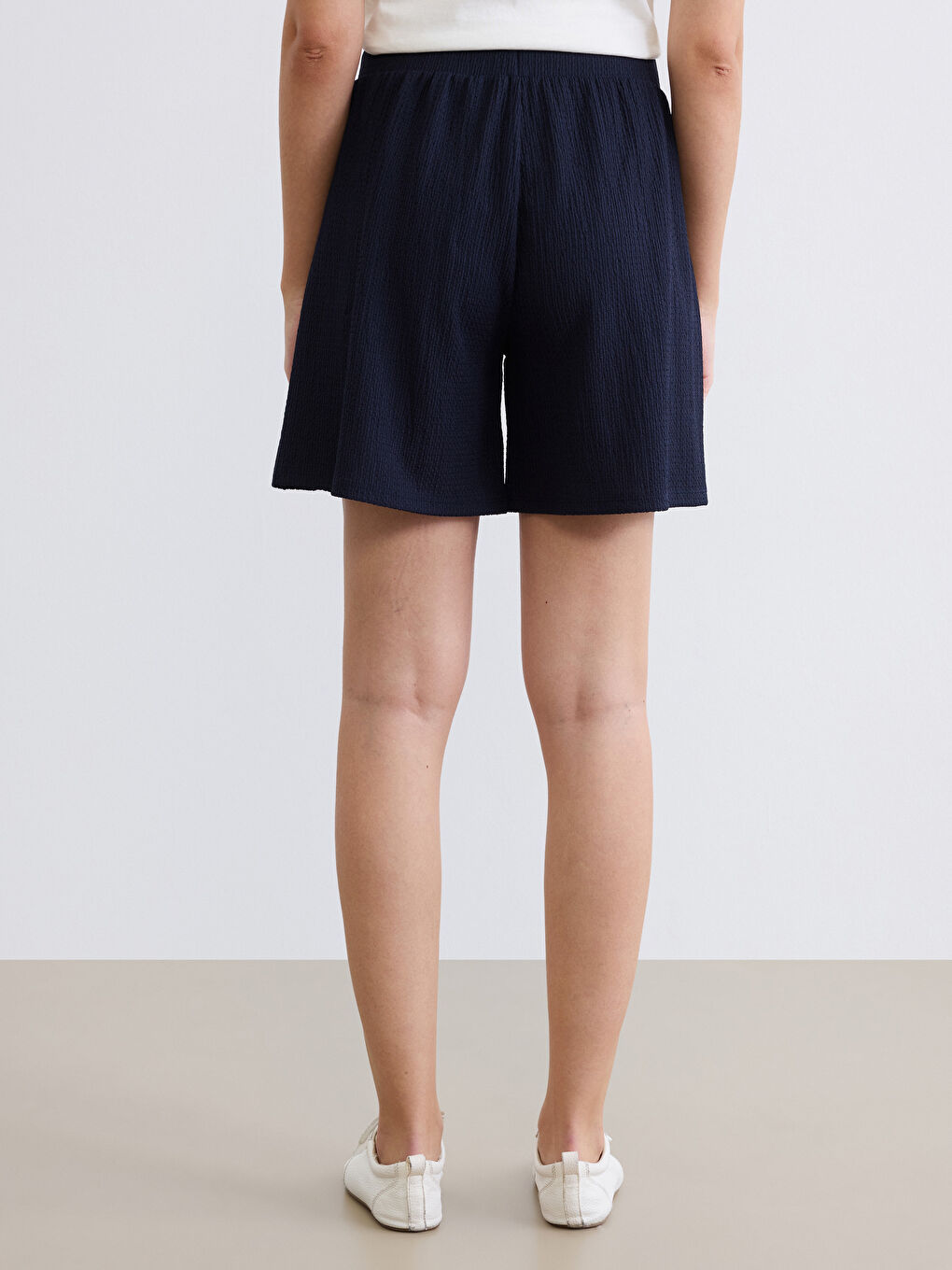 Woman NAVY Shorts-3
