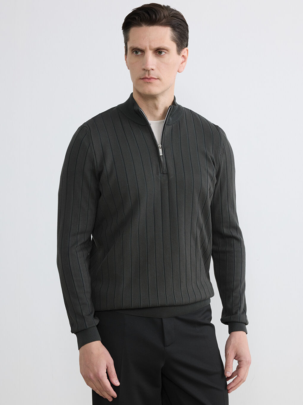 Antrasit Dik Yaka Triko Erkek Kazak