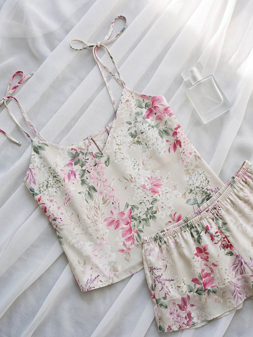 Ekru Çiçekli Kadın Şortlu Pijama Takımı