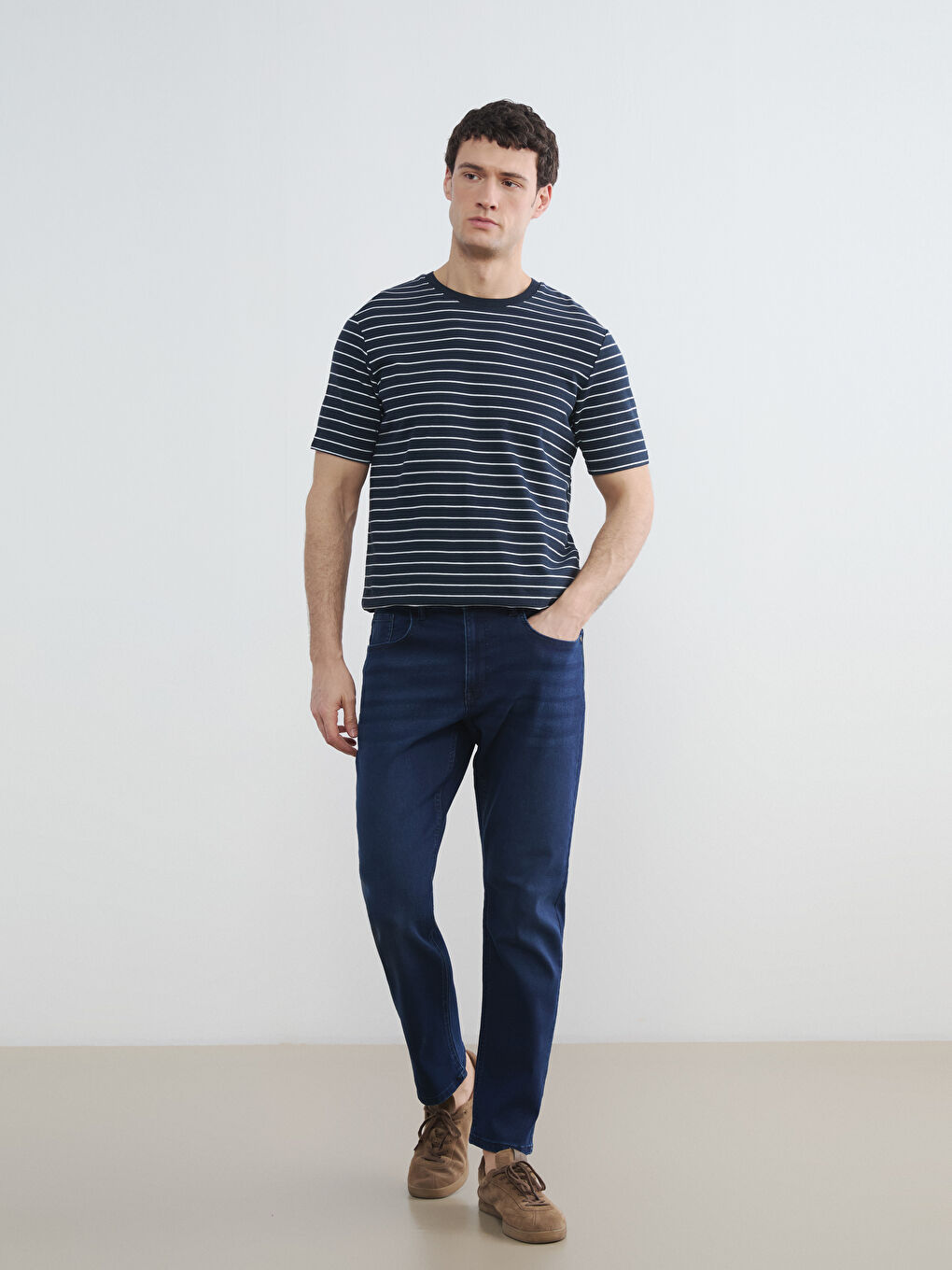 Мъж Индиго Дънки