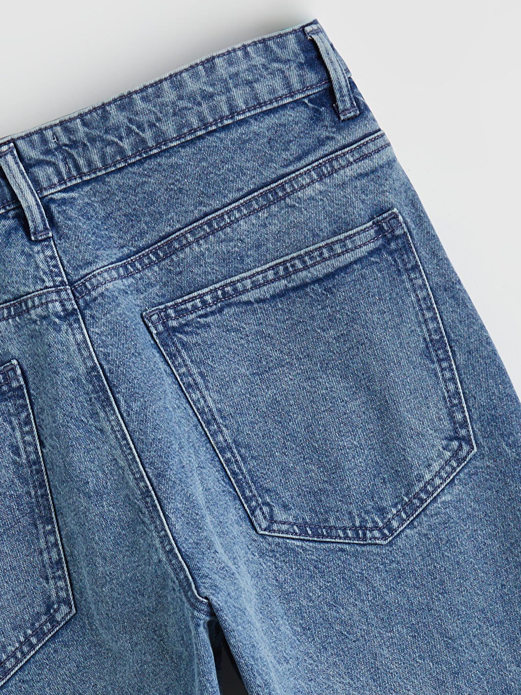 Мъж Синьо Дънки-5