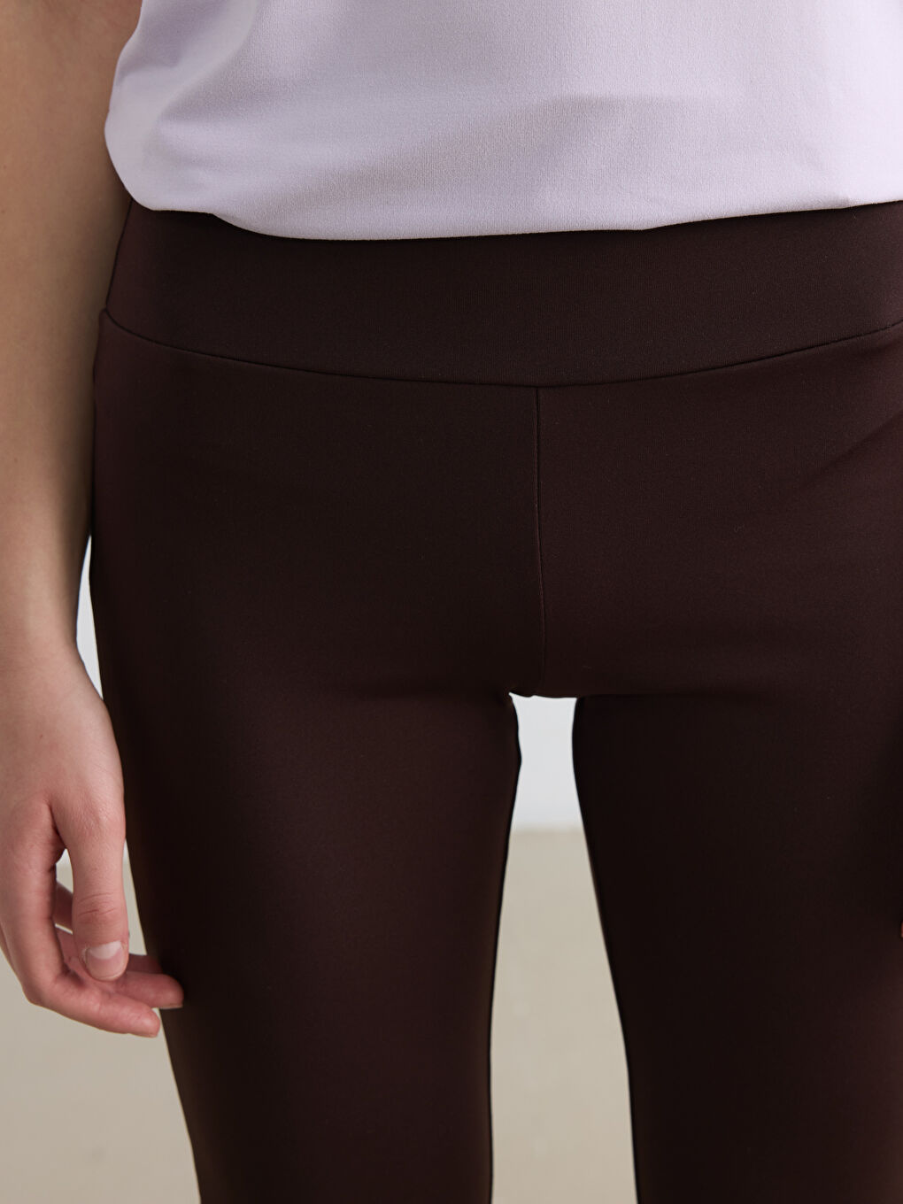 Спортивные леггинсы с высокой посадкой и расклешённым низом для женщин-2