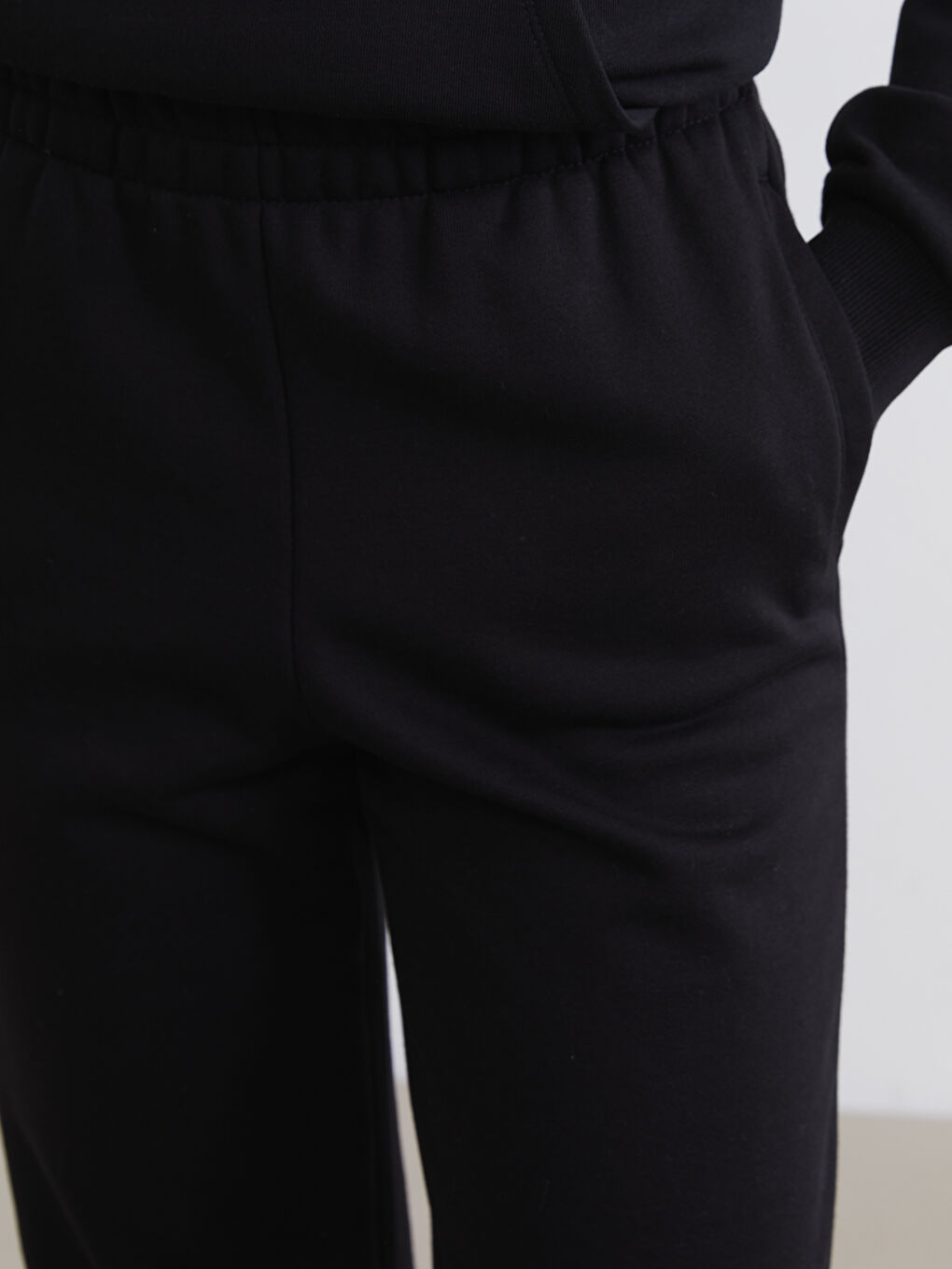 Siyah Beli Lastikli Kadın Kalın Jogger Eşofman Altı-2