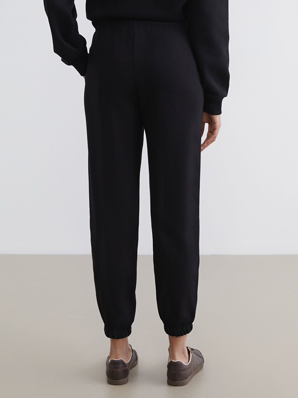 Siyah Beli Lastikli Kadın Kalın Jogger Eşofman Altı-3