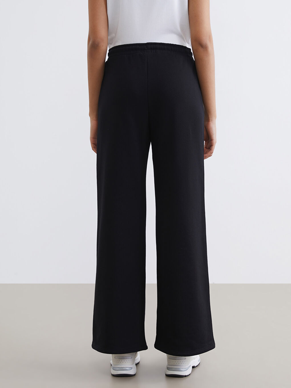 Women's Sweatpants with Elastic Waist-3