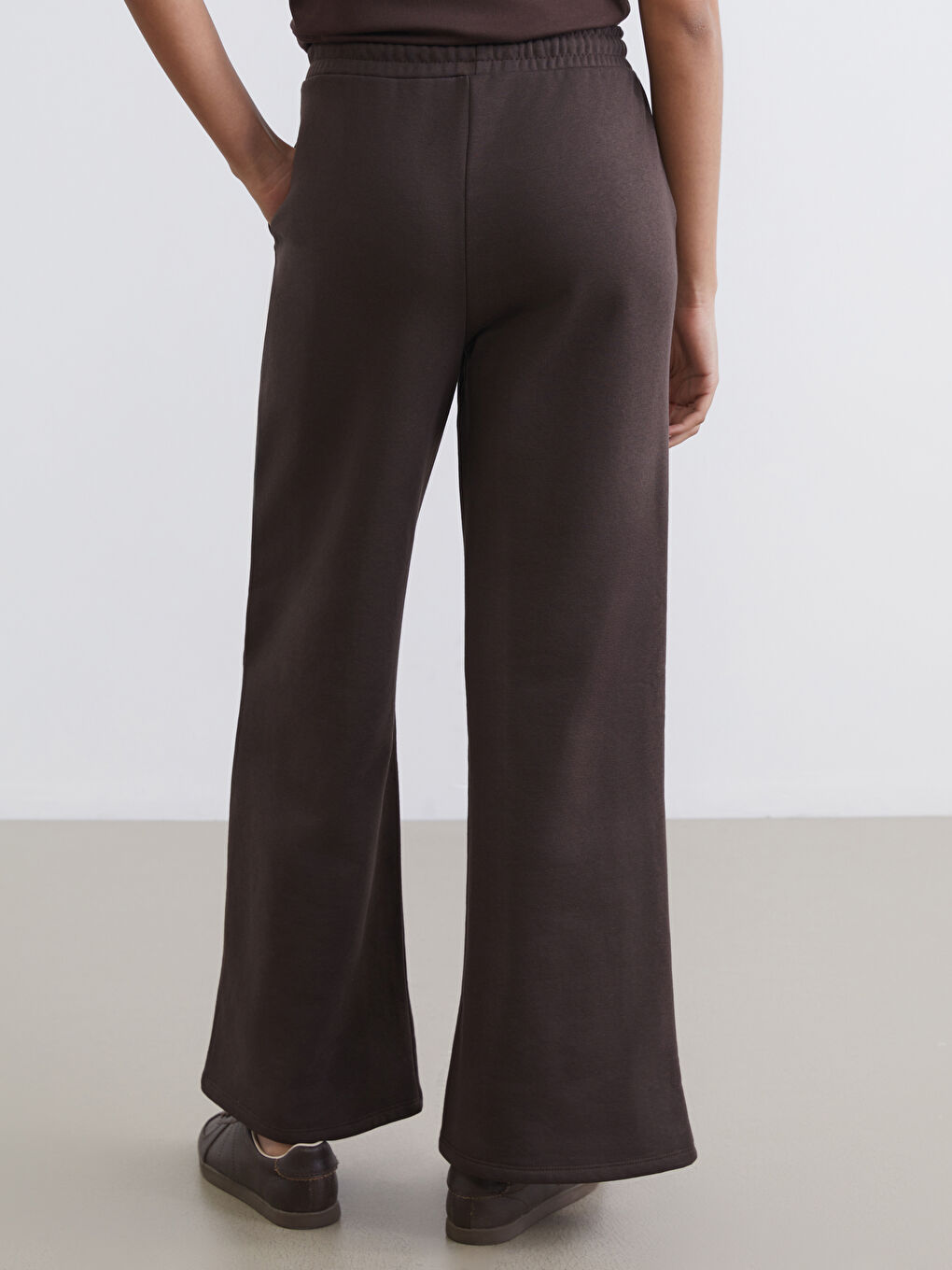 Women's Sweatpants with Elastic Waist-3