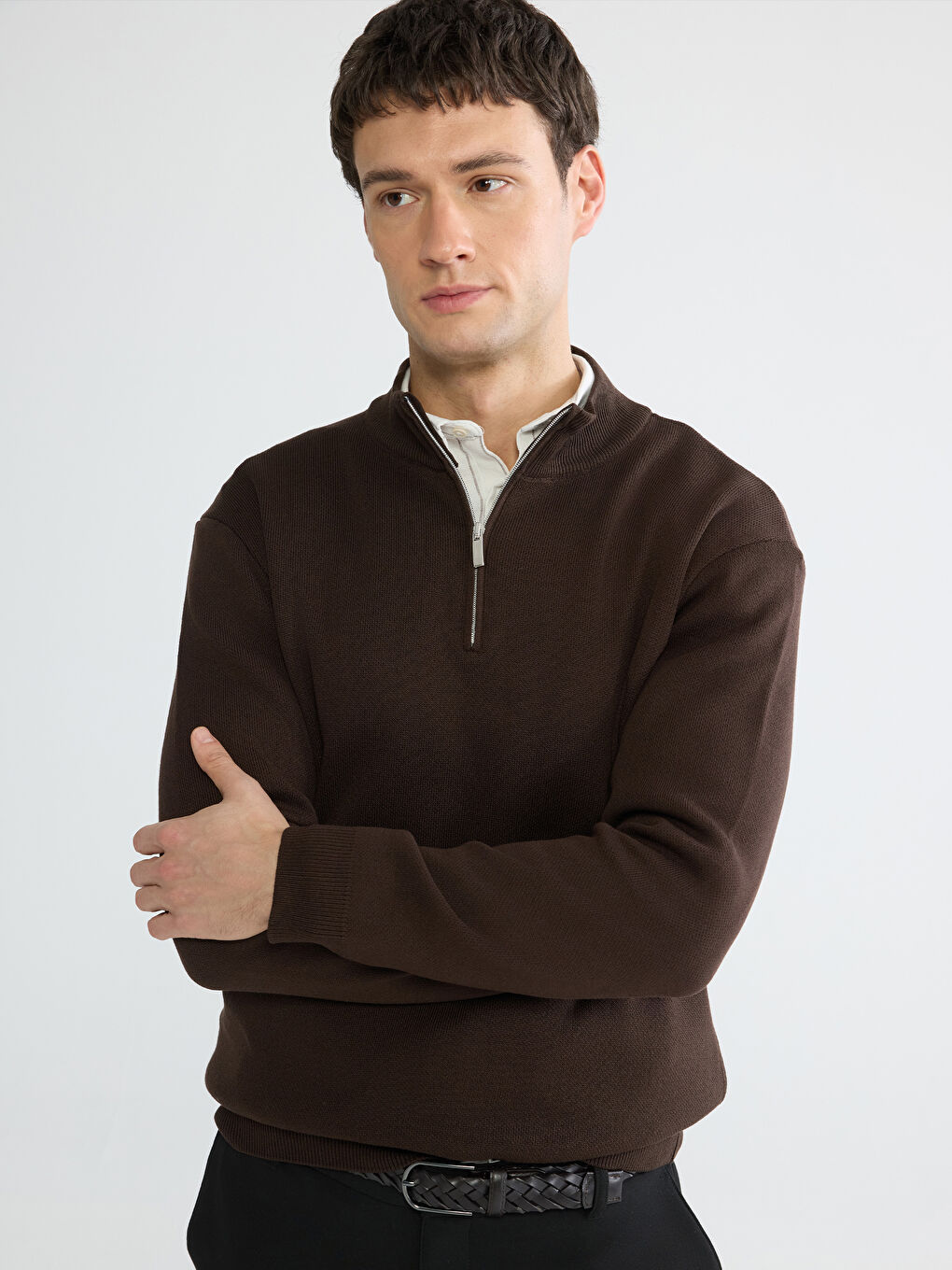 Kahverengi Dik Yaka Erkek Triko Kazak