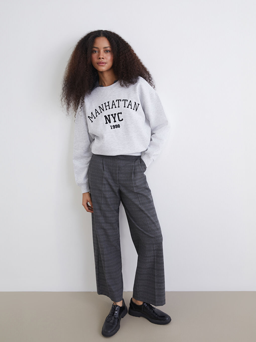 Gri NYC Baskılı Oversize Kadın Sweatshirt-1