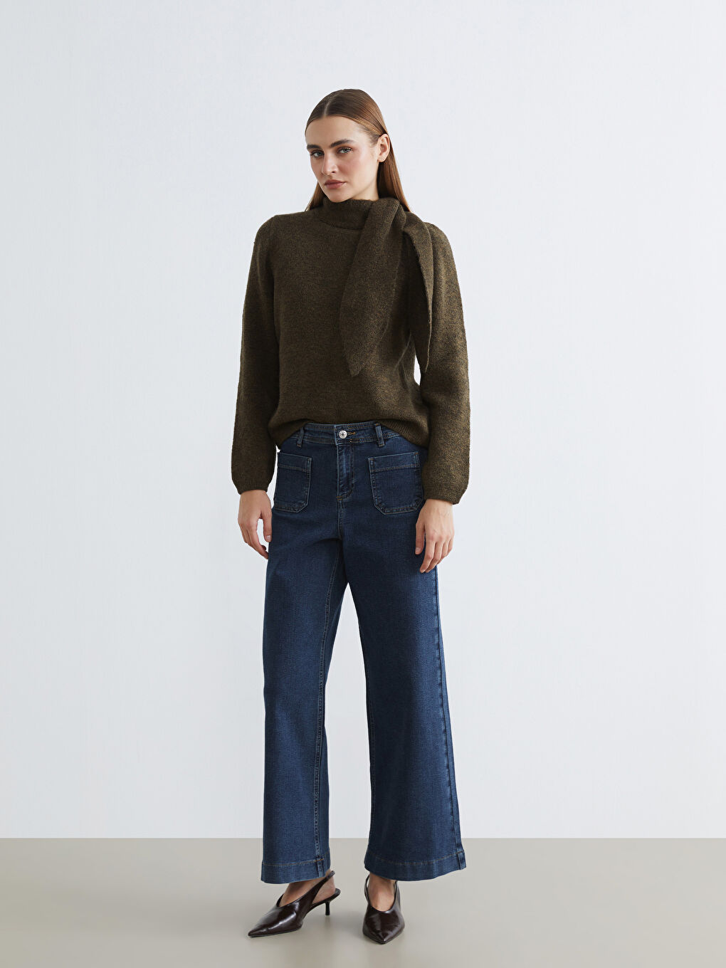 Haki Balıkçı Yaka Bağlama Detaylı Kadın Triko Kazak-1