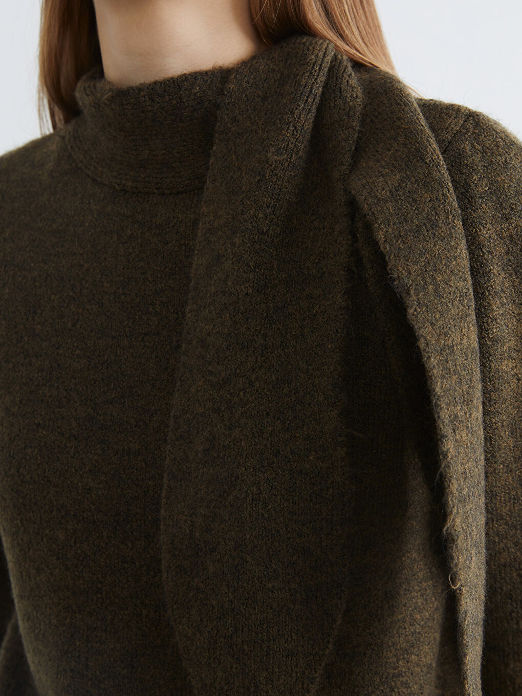 Haki Balıkçı Yaka Bağlama Detaylı Kadın Triko Kazak-2