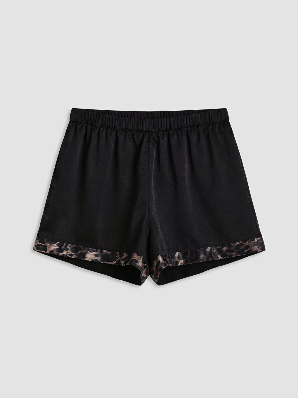 Siyah Leopar Desenli Saten Kadın Şortlu Pijama Takımı-6