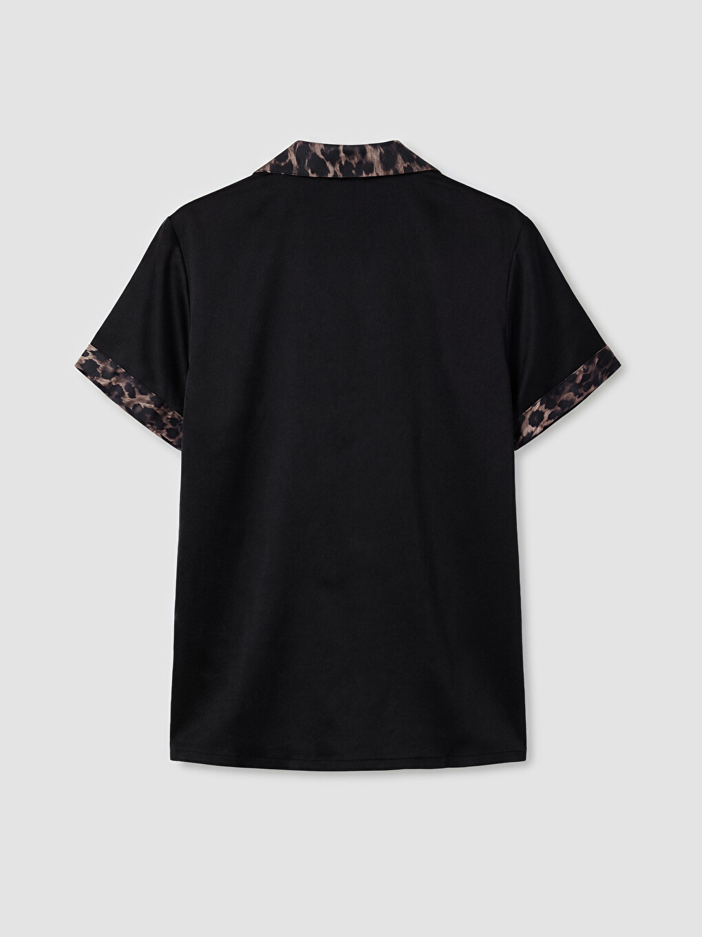 Siyah Leopar Desenli Saten Kadın Şortlu Pijama Takımı-9