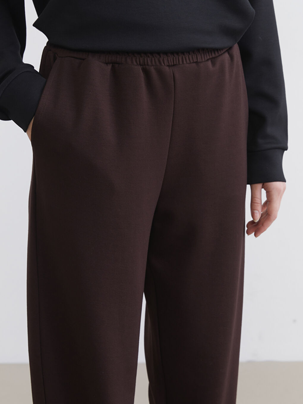 Kahverengi Beli Lastikli Soft Touch Kadın Jogger Eşofman Altı	-2